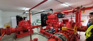 Sistemas de Bombeamento Preventivos de Incêndio: Comparação entre NBR, NFPA e UL/FM